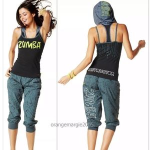 Zumba Cargo Capri Pants Zipper Pockets